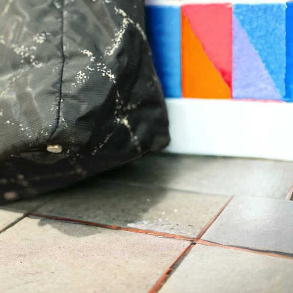 SOLD - CHANEL Tote - Picture 11 of 12